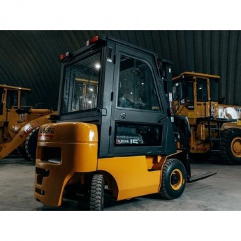 Дизельный вилочный погрузчик ZAUBERG DS15-x Дизельный вилочный погрузчик ZAUBERG DS15-x