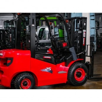 Дизельный вилочный погрузчик ZAUBERG DS25-М Дизельный вилочный погрузчик ZAUBERG DS25-М